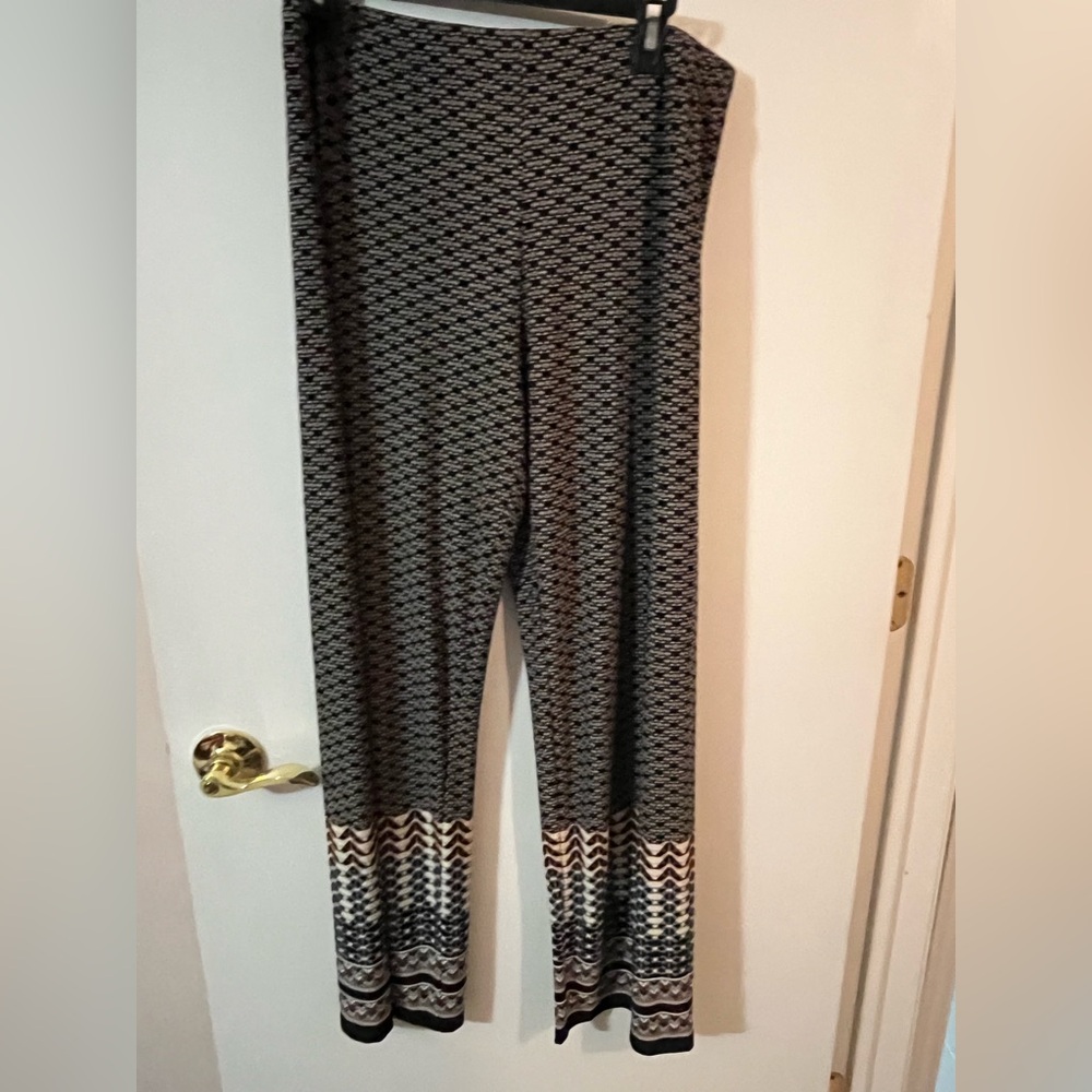 Susan Graver M Black and White Patterned Women's Pants